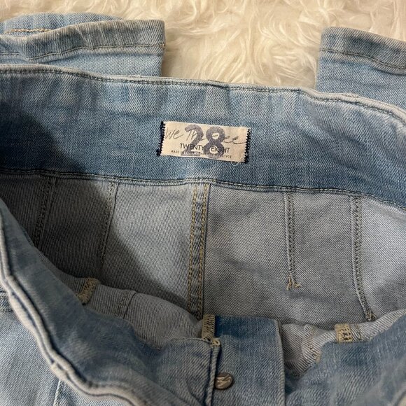 We The Free People Jayde Flare Jeans Washed Out Lightwash Jeans 28 - Picture 5 of 9